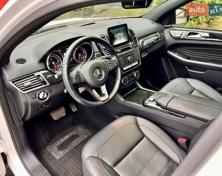 Белый Мерседес GLE-Class Coupe, объемом двигателя 2.99 л и пробегом 84 тыс. км за 47999 $, фото 20 на Automoto.ua