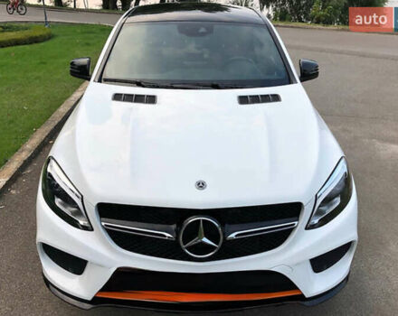 Белый Мерседес GLE-Class Coupe, объемом двигателя 3 л и пробегом 95 тыс. км за 50000 $, фото 4 на Automoto.ua
