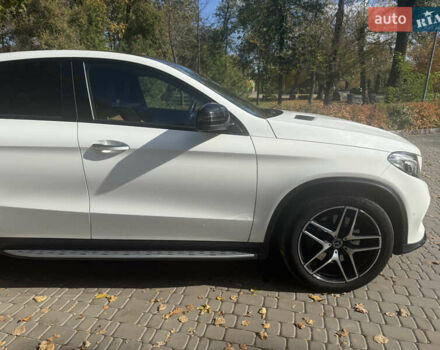 Белый Мерседес GLE-Class Coupe, объемом двигателя 3 л и пробегом 154 тыс. км за 40500 $, фото 3 на Automoto.ua