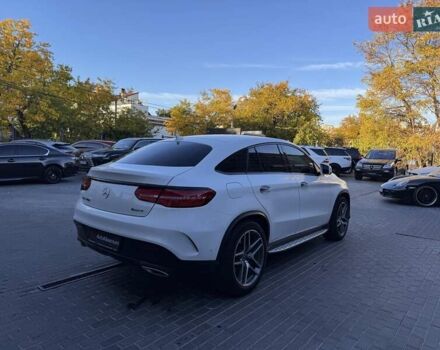 Білий Мерседес GLE-Class Coupe, об'ємом двигуна 3 л та пробігом 68 тис. км за 47900 $, фото 6 на Automoto.ua