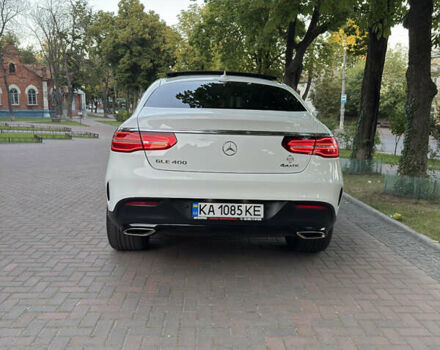 Белый Мерседес GLE-Class Coupe, объемом двигателя 3 л и пробегом 29 тыс. км за 55000 $, фото 10 на Automoto.ua