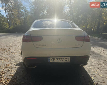 Белый Мерседес GLE-Class Coupe, объемом двигателя 3 л и пробегом 154 тыс. км за 40500 $, фото 7 на Automoto.ua