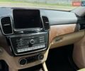 Белый Мерседес GLE-Class Coupe, объемом двигателя 2.99 л и пробегом 121 тыс. км за 44700 $, фото 8 на Automoto.ua