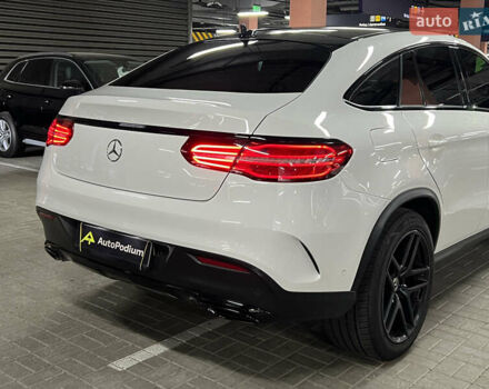 Белый Мерседес GLE-Class Coupe, объемом двигателя 2.99 л и пробегом 124 тыс. км за 47900 $, фото 15 на Automoto.ua