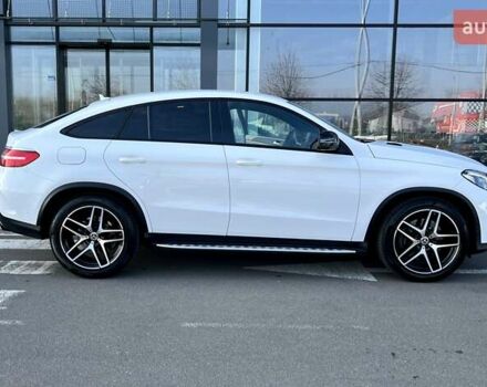 Белый Мерседес GLE-Class Coupe, объемом двигателя 3 л и пробегом 35 тыс. км за 51000 $, фото 3 на Automoto.ua