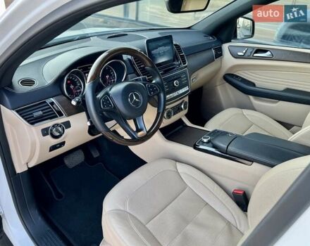 Білий Мерседес GLE-Class Coupe, об'ємом двигуна 3 л та пробігом 35 тис. км за 48999 $, фото 22 на Automoto.ua
