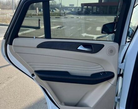 Білий Мерседес GLE-Class Coupe, об'ємом двигуна 3 л та пробігом 35 тис. км за 48999 $, фото 26 на Automoto.ua
