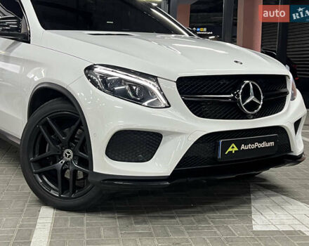 Белый Мерседес GLE-Class Coupe, объемом двигателя 2.99 л и пробегом 124 тыс. км за 47900 $, фото 3 на Automoto.ua