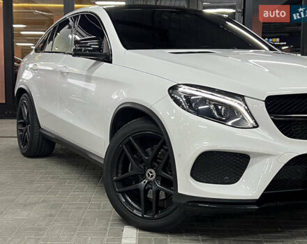 Белый Мерседес GLE-Class Coupe, объемом двигателя 2.99 л и пробегом 124 тыс. км за 47900 $, фото 2 на Automoto.ua