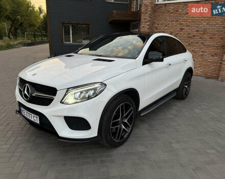 Белый Мерседес GLE-Class Coupe, объемом двигателя 3 л и пробегом 149 тыс. км за 44500 $, фото 1 на Automoto.ua