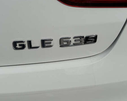 Белый Мерседес GLE-Class Coupe, объемом двигателя 5.46 л и пробегом 90 тыс. км за 89900 $, фото 5 на Automoto.ua