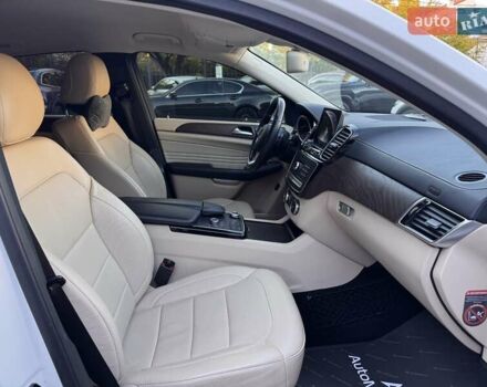 Білий Мерседес GLE-Class Coupe, об'ємом двигуна 3 л та пробігом 68 тис. км за 47900 $, фото 12 на Automoto.ua