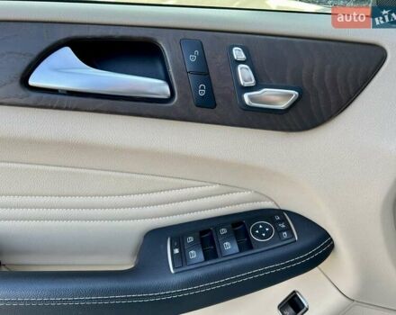 Белый Мерседес GLE-Class Coupe, объемом двигателя 3 л и пробегом 35 тыс. км за 51000 $, фото 18 на Automoto.ua