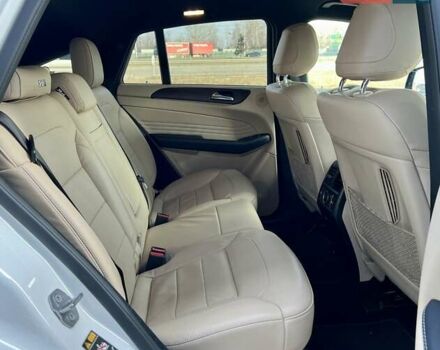 Белый Мерседес GLE-Class Coupe, объемом двигателя 3 л и пробегом 35 тыс. км за 51000 $, фото 41 на Automoto.ua