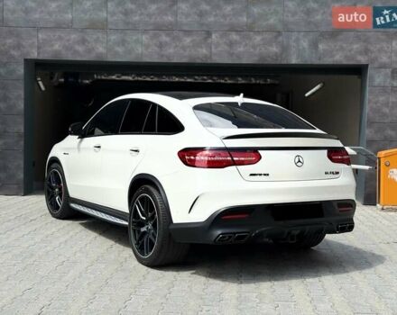 Белый Мерседес GLE-Class Coupe, объемом двигателя 5.46 л и пробегом 99 тыс. км за 57999 $, фото 5 на Automoto.ua
