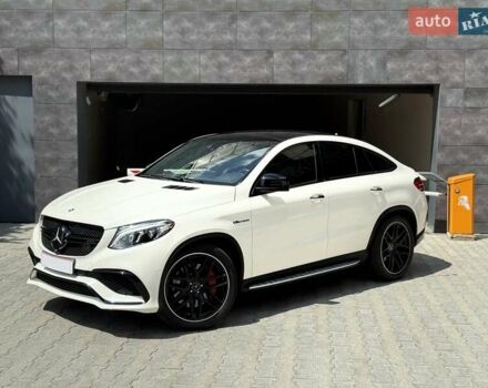 Белый Мерседес GLE-Class Coupe, объемом двигателя 5.46 л и пробегом 99 тыс. км за 57999 $, фото 2 на Automoto.ua