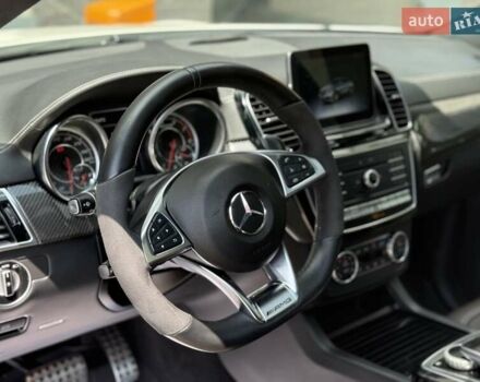 Белый Мерседес GLE-Class Coupe, объемом двигателя 5.46 л и пробегом 99 тыс. км за 61999 $, фото 47 на Automoto.ua