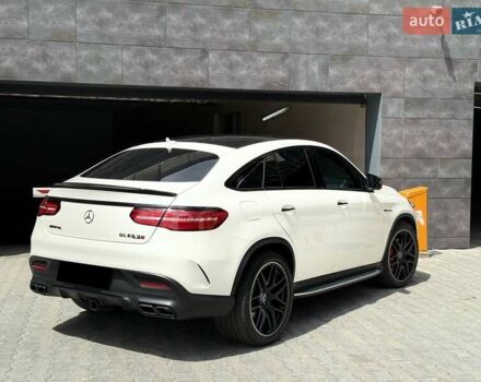 Белый Мерседес GLE-Class Coupe, объемом двигателя 5.46 л и пробегом 99 тыс. км за 61999 $, фото 2 на Automoto.ua