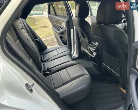 Белый Мерседес GLE-Class Coupe, объемом двигателя 2.93 л и пробегом 35 тыс. км за 83700 $, фото 40 на Automoto.ua