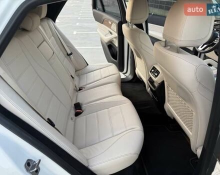 Білий Мерседес GLE-Class Coupe, об'ємом двигуна 2 л та пробігом 18 тис. км за 96800 $, фото 48 на Automoto.ua