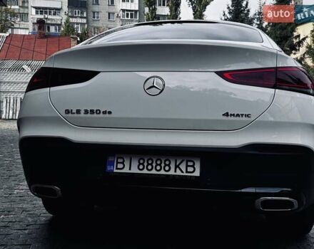 Белый Мерседес GLE-Class Coupe, объемом двигателя 1.95 л и пробегом 29 тыс. км за 90500 $, фото 2 на Automoto.ua