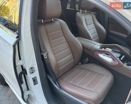 Белый Мерседес GLE-Class Coupe, объемом двигателя 3 л и пробегом 17 тыс. км за 117000 $, фото 52 на Automoto.ua