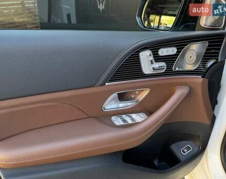 Белый Мерседес GLE-Class Coupe, объемом двигателя 3 л и пробегом 17 тыс. км за 117000 $, фото 31 на Automoto.ua