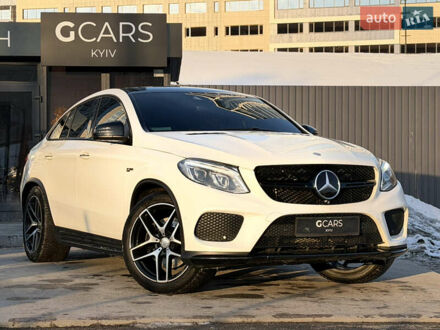 Белый Мерседес GLE-Class Coupe, объемом двигателя 3 л и пробегом 185 тыс. км за 32000 $, фото 1 на Automoto.ua