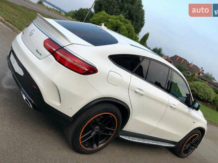 Белый Мерседес GLE-Class Coupe, объемом двигателя 3 л и пробегом 95 тыс. км за 50000 $, фото 1 на Automoto.ua
