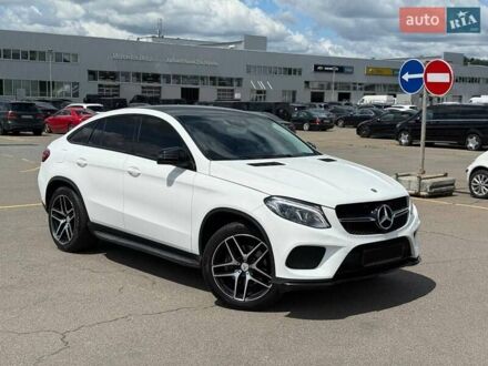 Мерседес GLE-Class Coupe 2018 в Киеве на Automoto.ua Белый Мерседес GLE-Class Coupe, объемом двигателя 2.99 л и пробегом 121 тыс. км за 43300 $, фото 1 на Automoto.ua