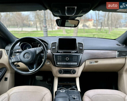 Чорний Мерседес GLE-Class Coupe, об'ємом двигуна 3 л та пробігом 98 тис. км за 39999 $, фото 25 на Automoto.ua