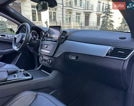 Черный Мерседес GLE-Class Coupe, объемом двигателя 3 л и пробегом 47 тыс. км за 45900 $, фото 60 на Automoto.ua