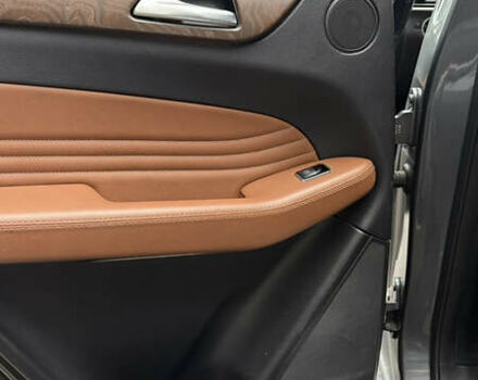 Черный Мерседес GLE-Class Coupe, объемом двигателя 3 л и пробегом 238 тыс. км за 32000 $, фото 3 на Automoto.ua