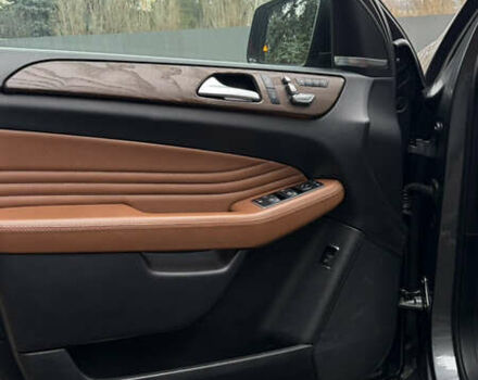 Черный Мерседес GLE-Class Coupe, объемом двигателя 3 л и пробегом 238 тыс. км за 32000 $, фото 7 на Automoto.ua