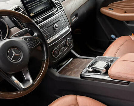 Черный Мерседес GLE-Class Coupe, объемом двигателя 3 л и пробегом 238 тыс. км за 32000 $, фото 6 на Automoto.ua