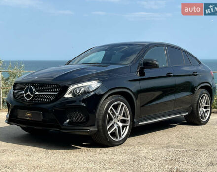 Черный Мерседес GLE-Class Coupe, объемом двигателя 2.99 л и пробегом 170 тыс. км за 39900 $, фото 2 на Automoto.ua