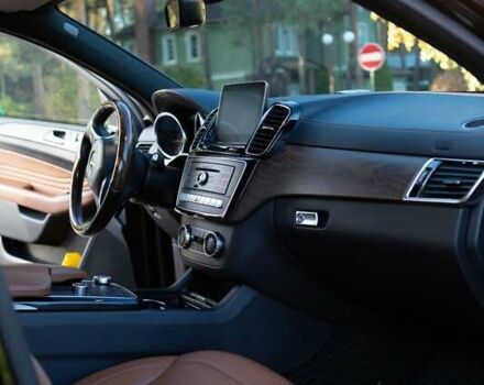 Черный Мерседес GLE-Class Coupe, объемом двигателя 3 л и пробегом 137 тыс. км за 47777 $, фото 28 на Automoto.ua
