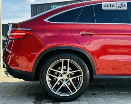 Красный Мерседес GLE-Class Coupe, объемом двигателя 2.99 л и пробегом 168 тыс. км за 41500 $, фото 60 на Automoto.ua