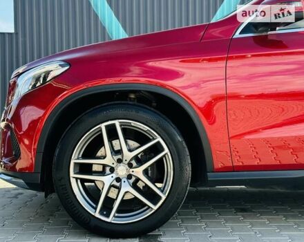 Красный Мерседес GLE-Class Coupe, объемом двигателя 2.99 л и пробегом 168 тыс. км за 41500 $, фото 68 на Automoto.ua