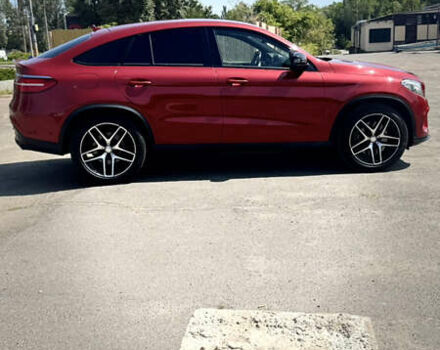 Красный Мерседес GLE-Class Coupe, объемом двигателя 3 л и пробегом 52 тыс. км за 39900 $, фото 3 на Automoto.ua