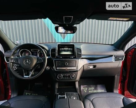 Красный Мерседес GLE-Class Coupe, объемом двигателя 2.99 л и пробегом 168 тыс. км за 41500 $, фото 12 на Automoto.ua