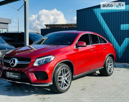Красный Мерседес GLE-Class Coupe, объемом двигателя 2.99 л и пробегом 168 тыс. км за 41500 $, фото 38 на Automoto.ua
