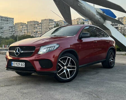 Красный Мерседес GLE-Class Coupe, объемом двигателя 3 л и пробегом 52 тыс. км за 39900 $, фото 19 на Automoto.ua