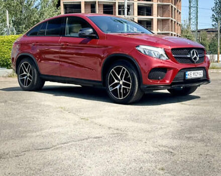 Красный Мерседес GLE-Class Coupe, объемом двигателя 3 л и пробегом 52 тыс. км за 39900 $, фото 1 на Automoto.ua