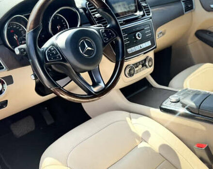 Красный Мерседес GLE-Class Coupe, объемом двигателя 3 л и пробегом 52 тыс. км за 39900 $, фото 20 на Automoto.ua