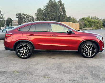 Красный Мерседес GLE-Class Coupe, объемом двигателя 3 л и пробегом 52 тыс. км за 39900 $, фото 18 на Automoto.ua