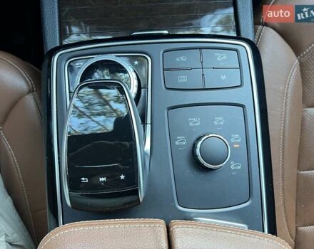 Серый Мерседес GLE-Class Coupe, объемом двигателя 3 л и пробегом 98 тыс. км за 52000 $, фото 32 на Automoto.ua