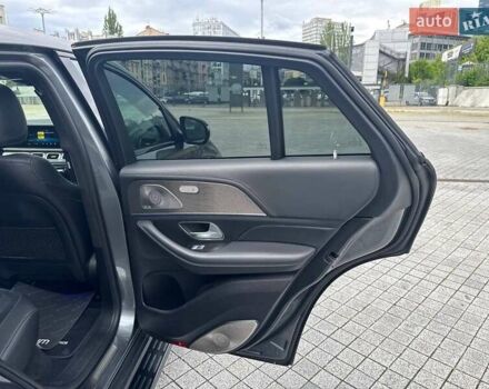 Серый Мерседес GLE-Class Coupe, объемом двигателя 3.98 л и пробегом 74 тыс. км за 119000 $, фото 35 на Automoto.ua