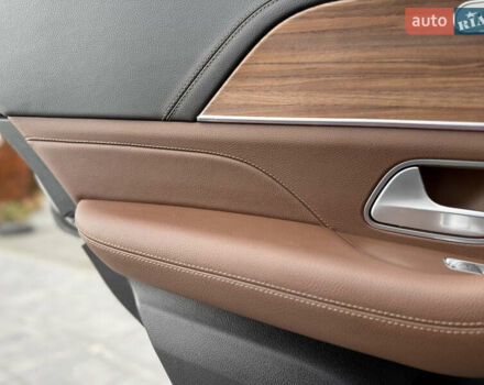 Серый Мерседес GLE-Class Coupe, объемом двигателя 2 л и пробегом 11 тыс. км за 117900 $, фото 74 на Automoto.ua