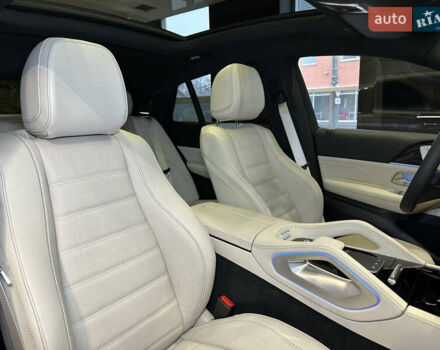 Серый Мерседес GLE-Class Coupe, объемом двигателя 3 л и пробегом 5 тыс. км за 127000 $, фото 71 на Automoto.ua